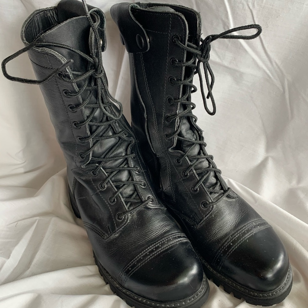 Men’s black Bates Floataway boots